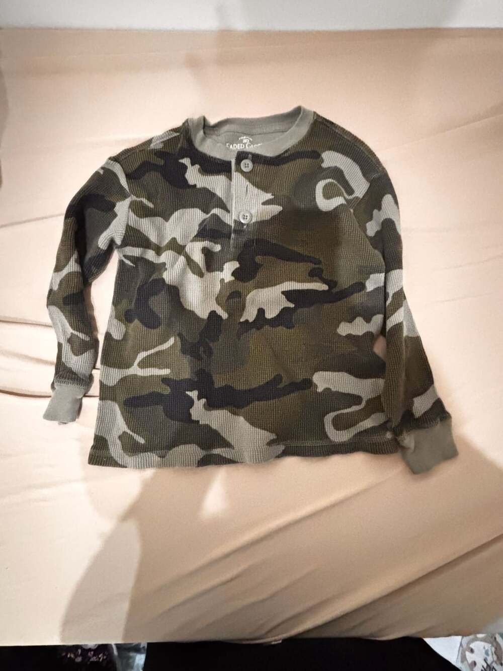 Faded Glory Camo Waffle Knit Henley Size XS (4-5)